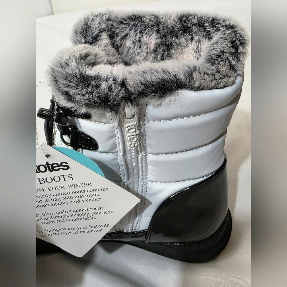 totes Jaycee Winter Snow Boots Womens Size 8.5 White Quilted Upper